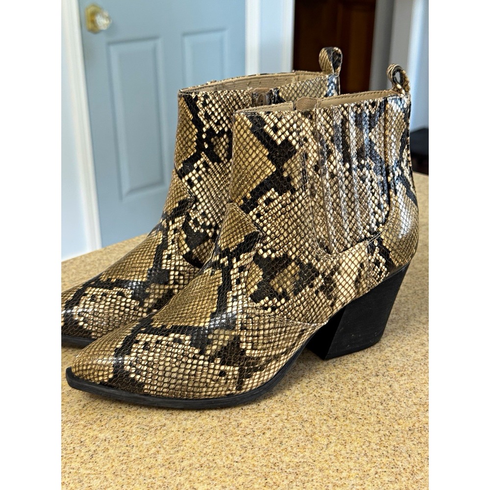 The Drop Snake Skin Faux Leather Ankle Bootie Pointed Toe Zip Beige Black 8